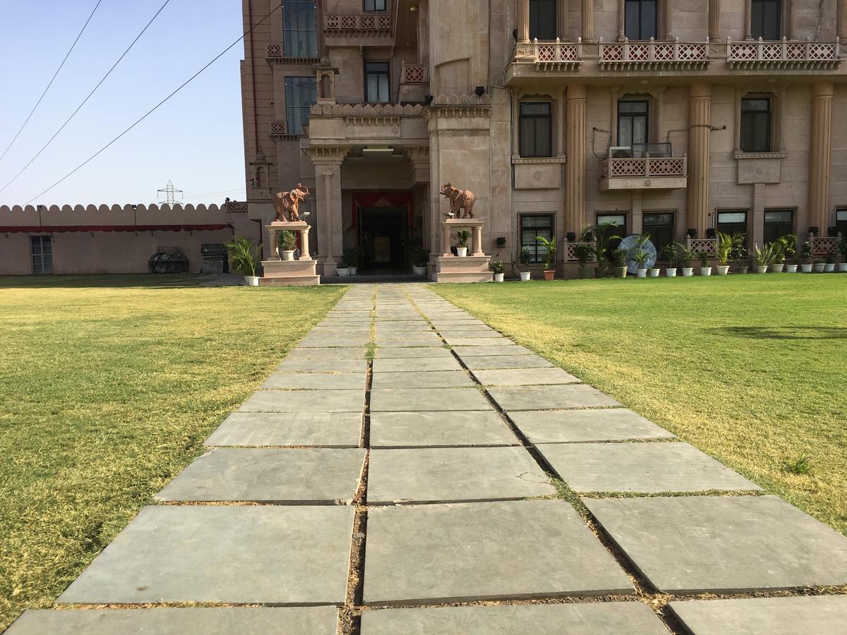 Kailash Presidency Hotell Bhopal Eksteriør bilde